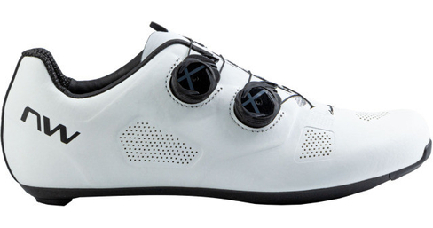 Chaussures Revolution Wide